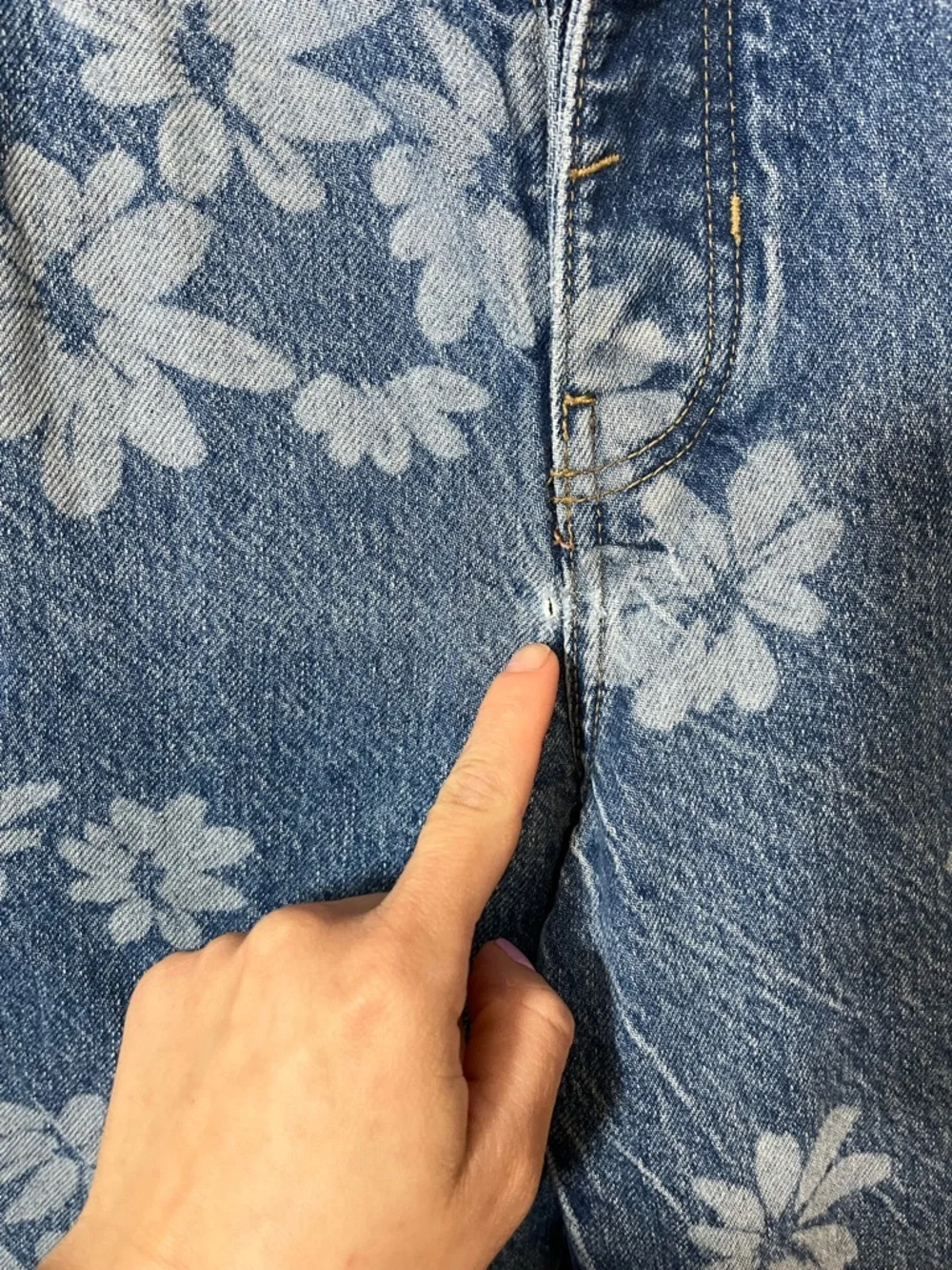 Good Luck Floral Print Barrel Jeans
Free People - Picture 5 of 11